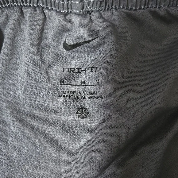 NEW! Nike Women’s Dri-Fit Shorts, Gray M - Picture 4 of 6